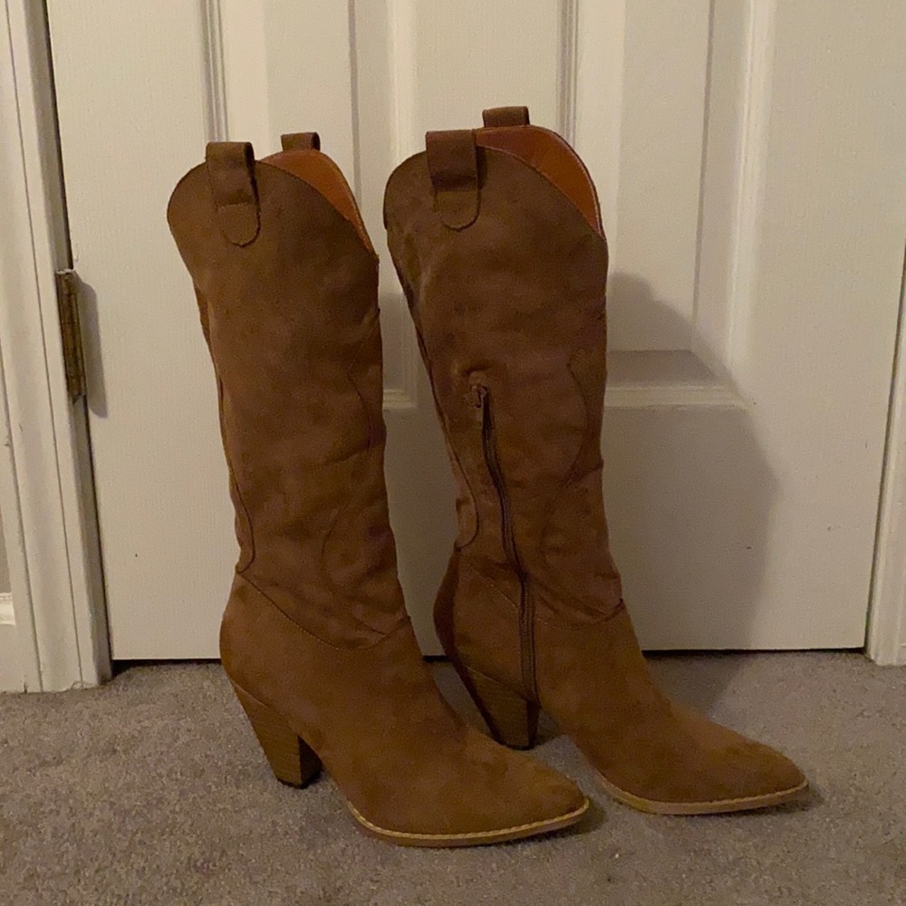 Brown cowgirl booties
